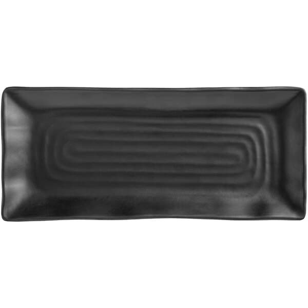 A black rectangular Acopa Izumi melamine platter with a wavy design.