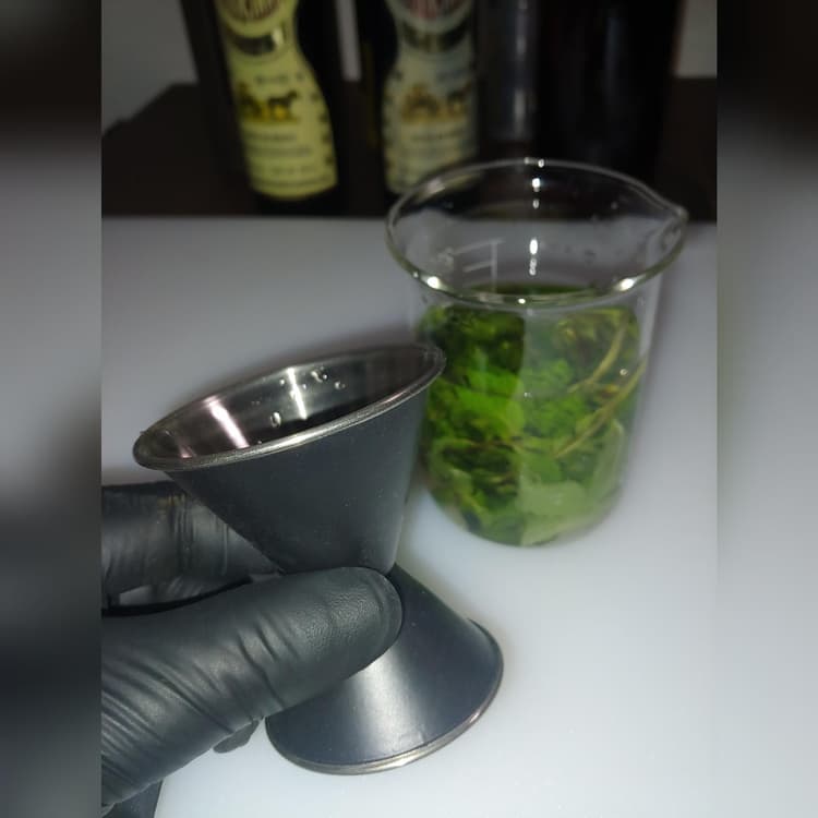 Durable stainless steel jigger