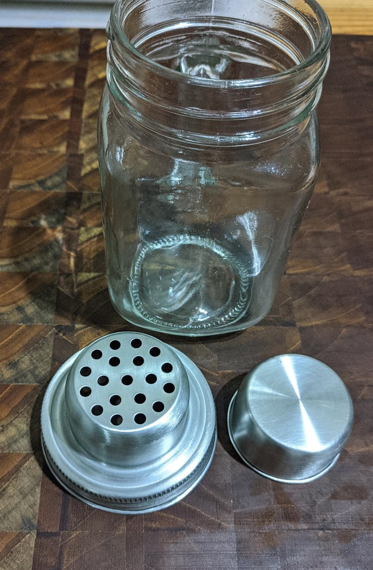 good quality shaker cap to use on mason no jars