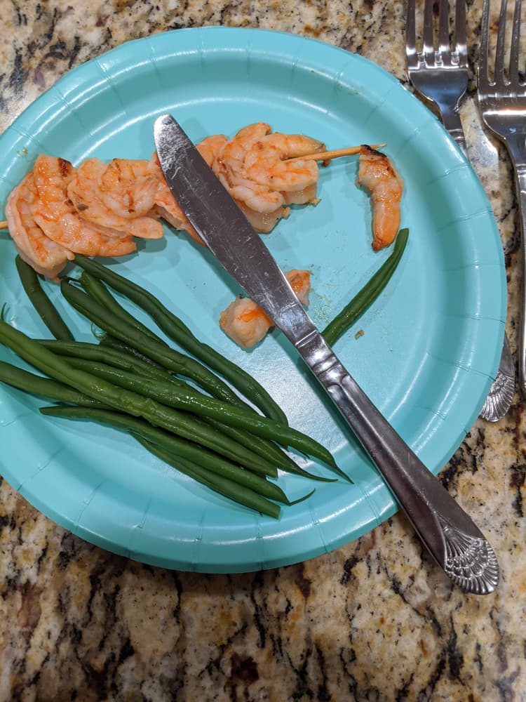 Perfect size, weight and feel for a dinner knife.