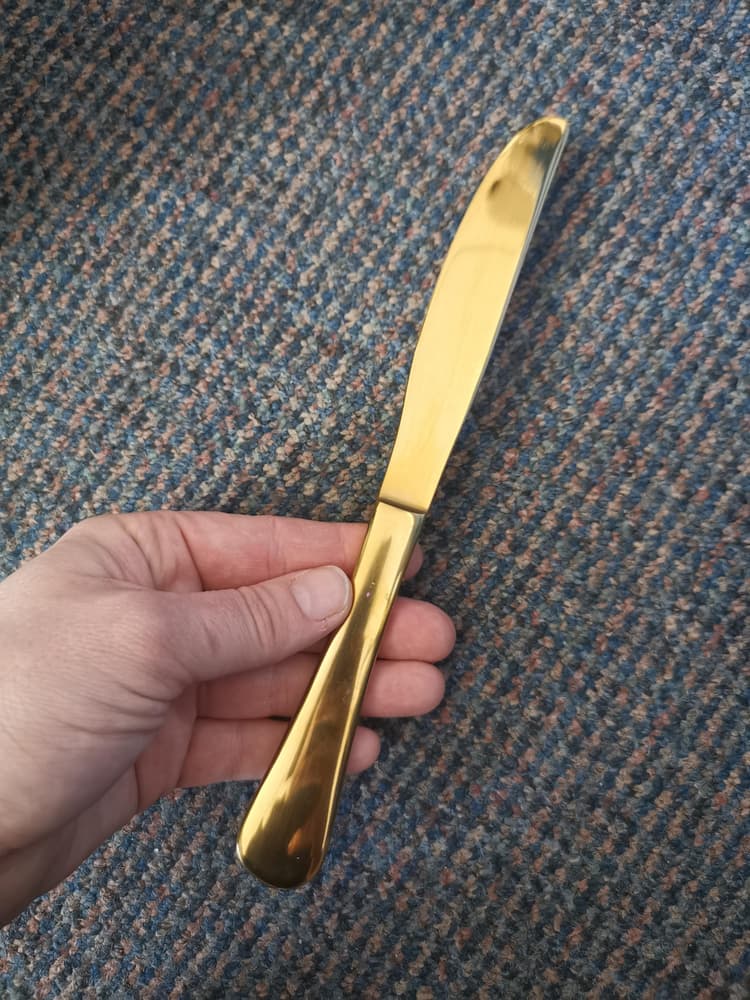 gold knife