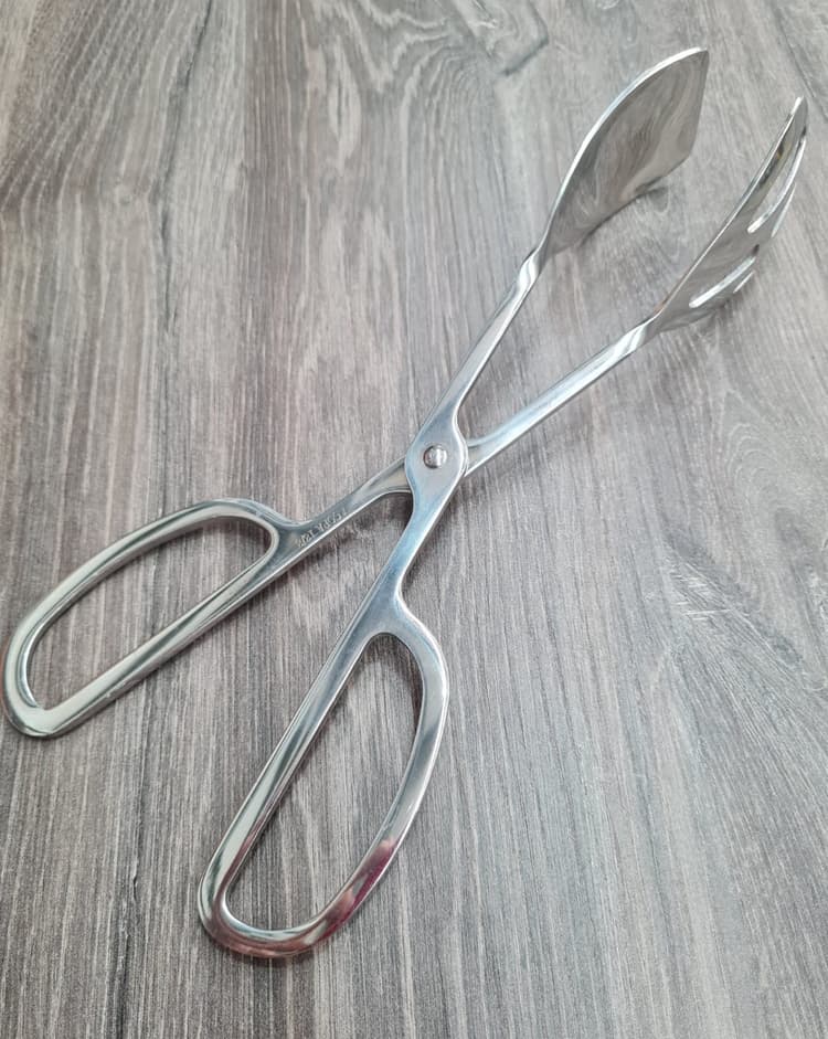 Scissor Tongs with Smooth Edge