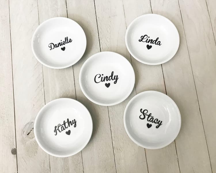 These little porcelain dishes make the best trinket dishes. I personalize them with my customer's names and they love them! Just the right size and the quality and price are great.