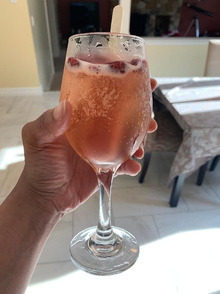 This is an all purpose wine glass that I absolutely adore. I’ve had them for sometime now and they have held up amazingly.