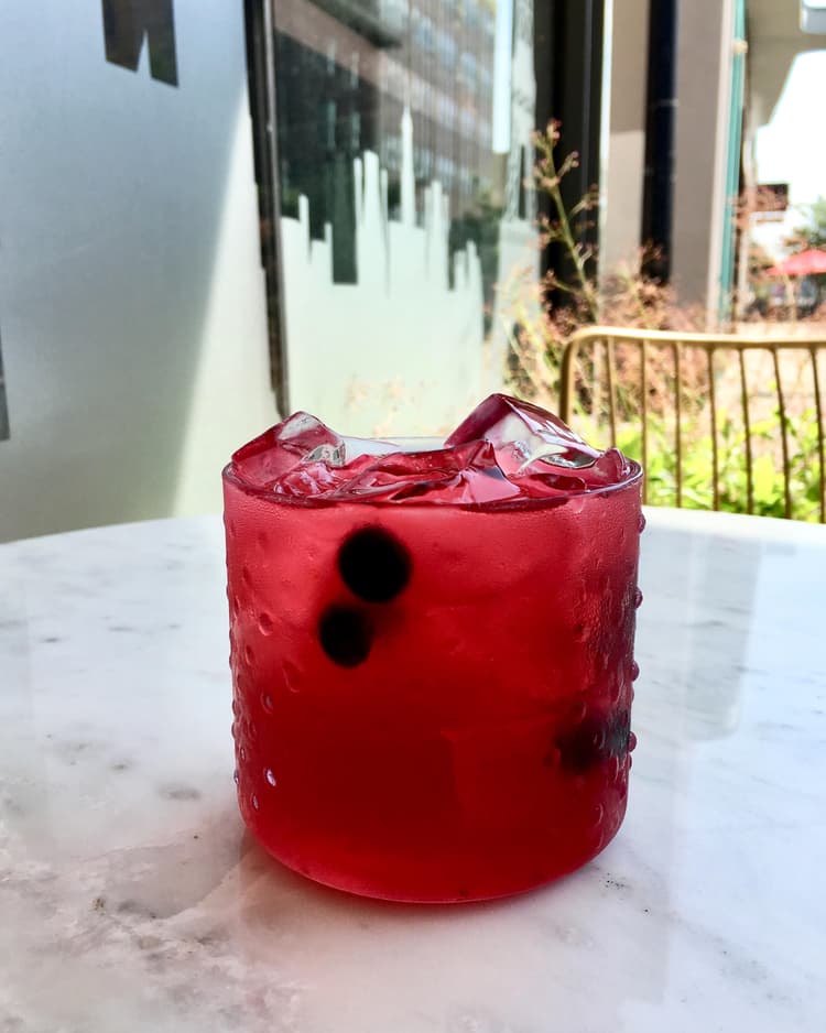 Thi glass complements any drinks!