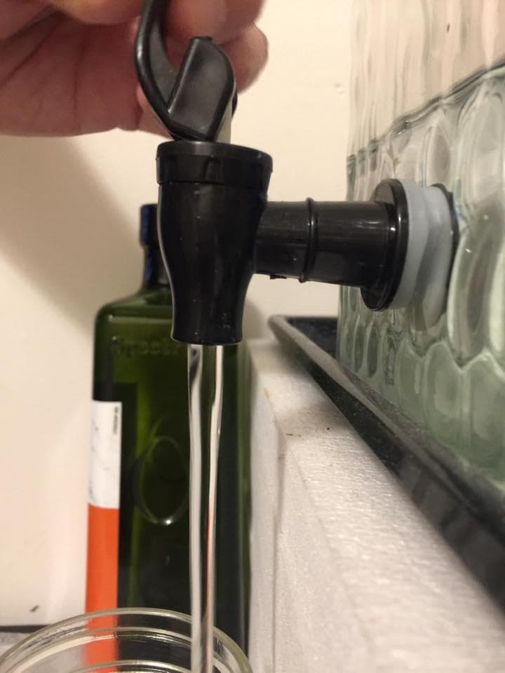 No leak, strong water flow and comfortable steady grip to open and close, even  your guests kids are able to get their drink on their own. Its standard size also allows for wide variety of use in other containers.