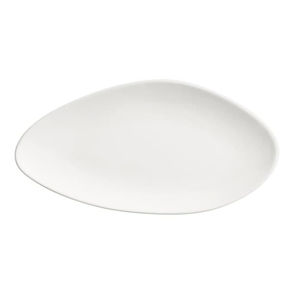 An Acopa Nova cream white stoneware plate with a curved triangle edge.